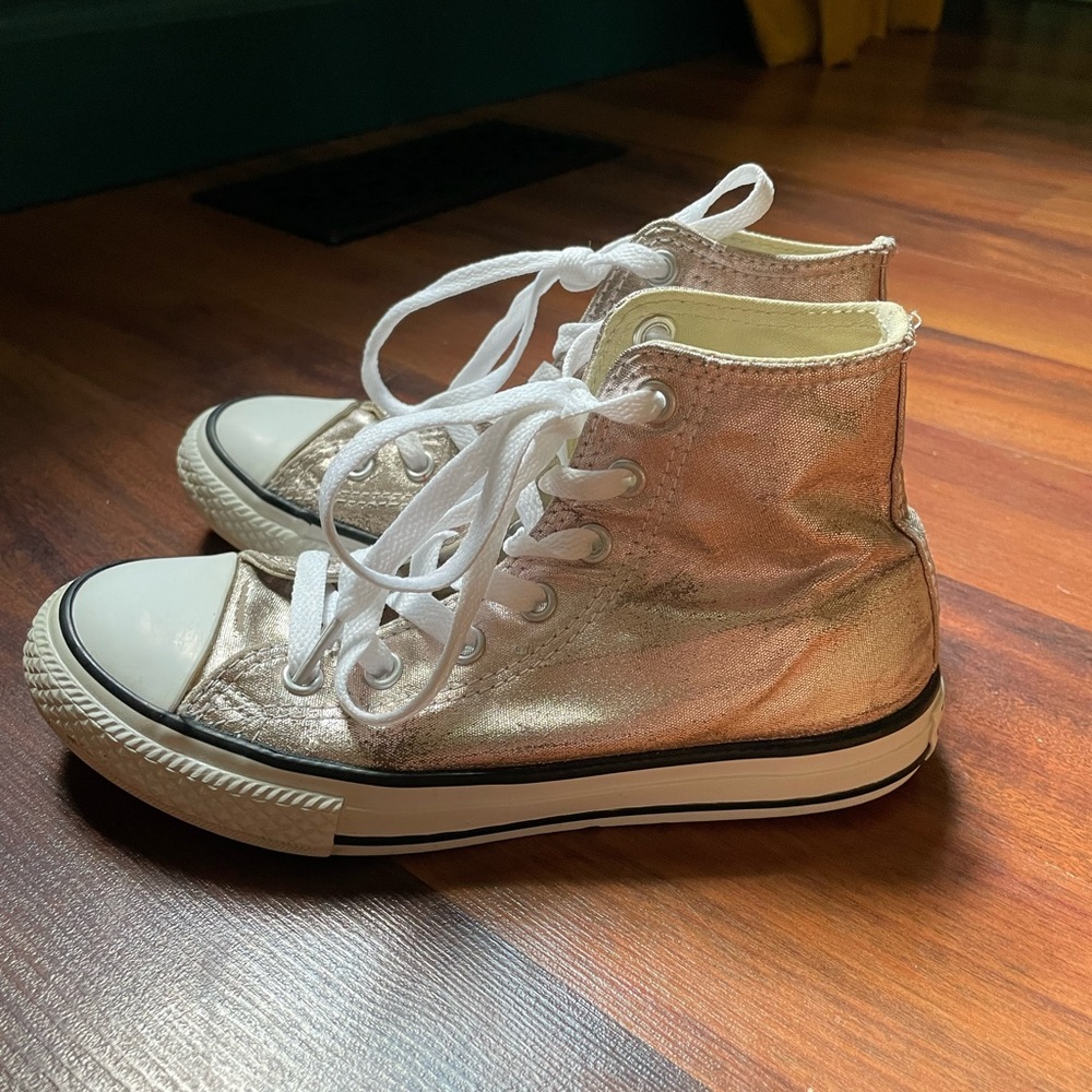 Metallic light pink high top Converse Chuck Taylors size 2 kids